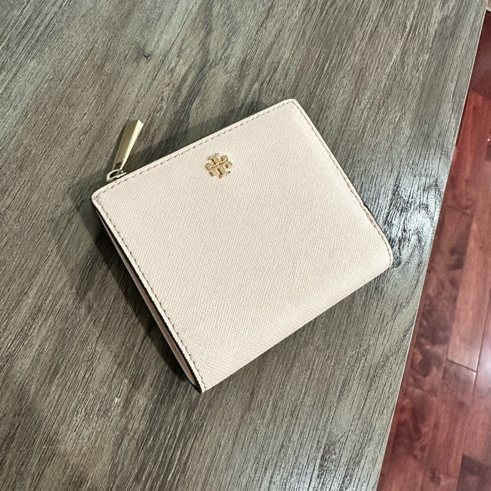 Light pink Tory Burch wallet